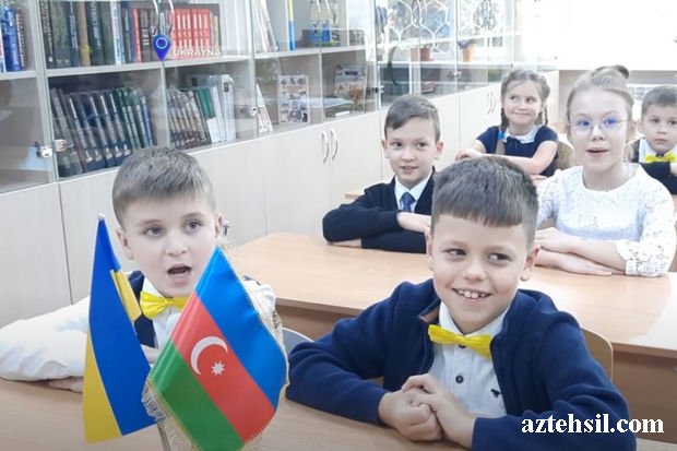 Ukraynanın orta məktəbində Azərbaycan dili fənni tədris olunmağa başladı - VİDEO