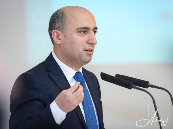 Nazir: "Məktəblərdə rüşvət halı ilə bağlı hər bir müraciət araşdırılır"