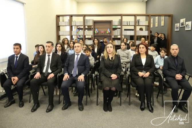 Qarabağ Universitetinin təşkilatçılığı və Qarabağ Regional Təhsil İdarəsinin dəstəyi ilə Xocalı soyqırımının 33-cü ildönümü ilə bağlı Xocalı şəhəri 1 nömrəli tam orta məktəbdə anım tədbiri keçirilib.