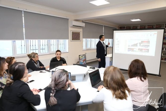 "Direktor müavinlərimizi tanıyaq"layihəsi çərçivəsində İKT təlimi keçirilib