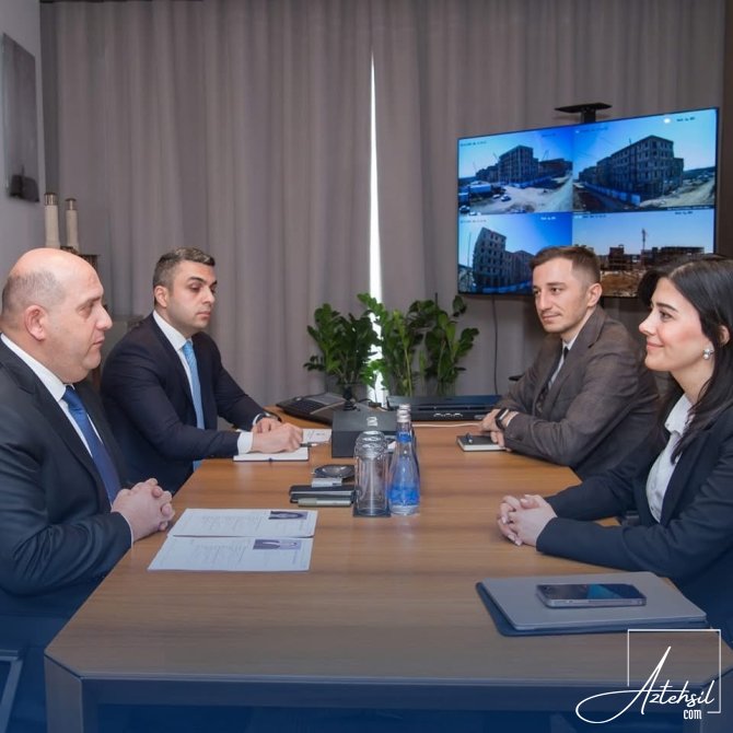 Emin Hüseynov “Yüksəliş” müsabiqəsinin qalibləri ilə görüşüb