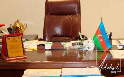 Öz ixtisasını bilməyən necə direktor ola bilər?