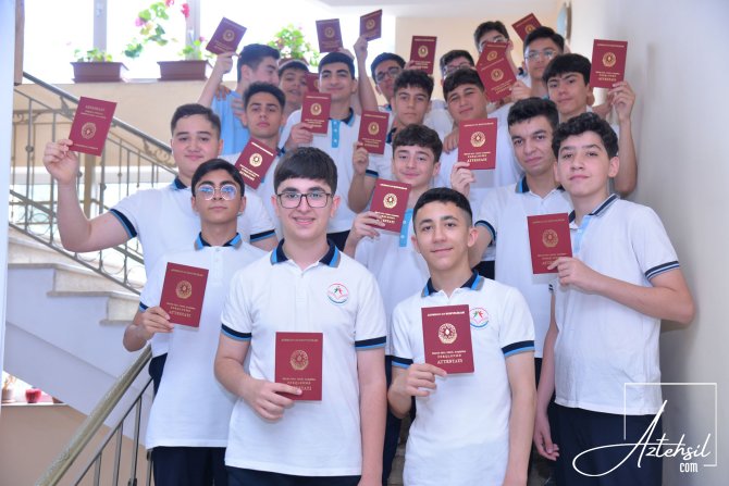 Xüsusi nümunəli attestatların verilməsi məsələsinə aydınlıq gətirilib