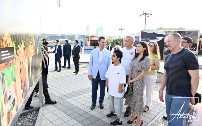 Leyla Əliyeva fotosərginin açılışında iştirak edib