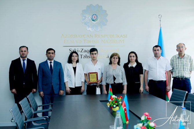 700 bal toplayan məzunla görüş keçirilib