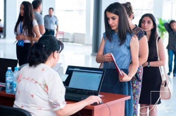 Müsahibə mərhələsində müəllimlərin geyimi...-  Ətraflı