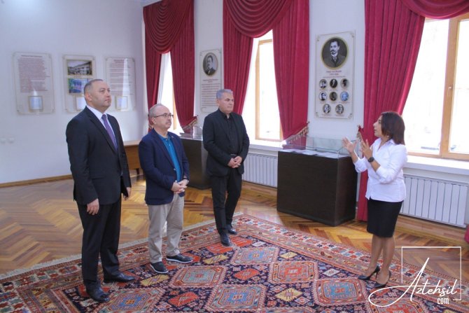 Gəncədə təhsillə bağlı müzakirələr aparılıb