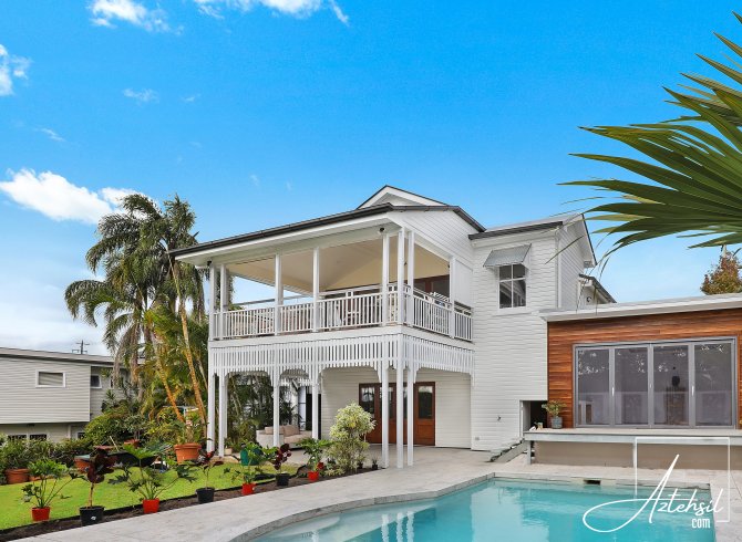 Müəllimlərə ev VERİLSİN