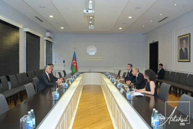 NAZİR Özyeğin Universitetinin rektoru ilə görüşüb