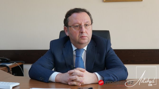 Rektorun deputat oğlu atasının dediklərini təkzib EDİB