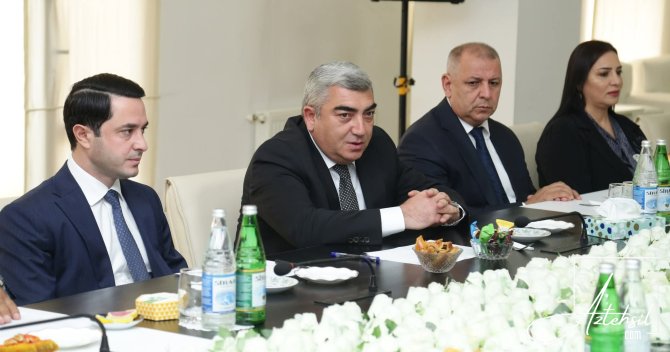 Qubada 600-dən çox bal toplayan məzunlarla görüş keçirilib