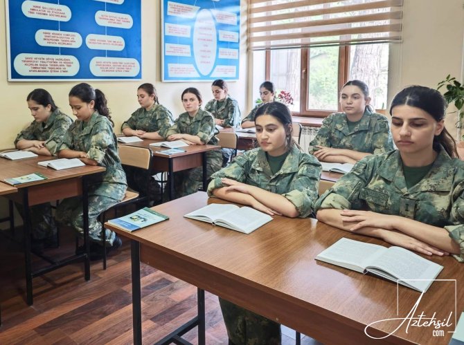 Azərbaycanda ilk - ATU-da qız hərbi həkimlər hazırlanacaq