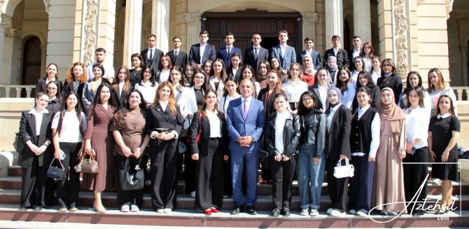 Yeni işə qəbul olunan müəllimlərlə görüş keçirilib