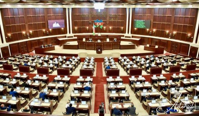 Milli Məclisdə dərsliklərlə bağlı ictimai dinləmə keçiriləcək