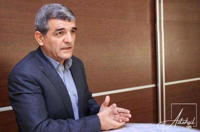 Deputat məktəblərdə pul yığılmasından DANIŞIB