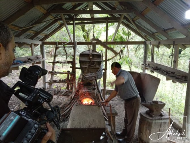 Astarada bu peşə nəsildən-nəsilə ötürülür