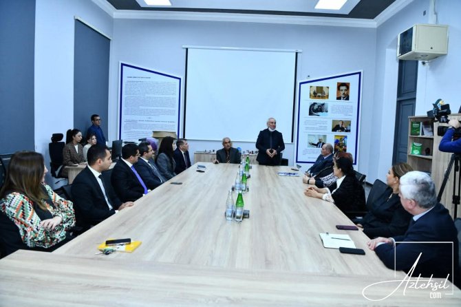 ADNSU-nun rektoru təqaüdə çıxan müəllimlərlə görüşüb