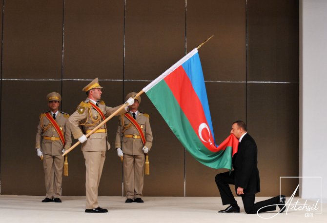 Bugün "AZƏRBAYCANDA DÖVLƏT BAYRAĞI GÜNÜDÜR "