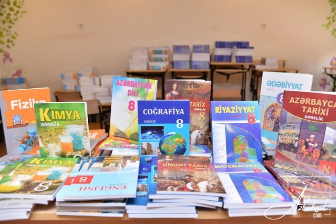 Növbəti tədris ilində dərsliklərin dili zənginləşəcək