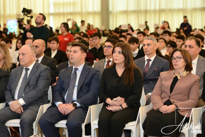 Məktəblilərarası Milli Hakaton – 2025-in qalibləri mükafatlandırılıblar